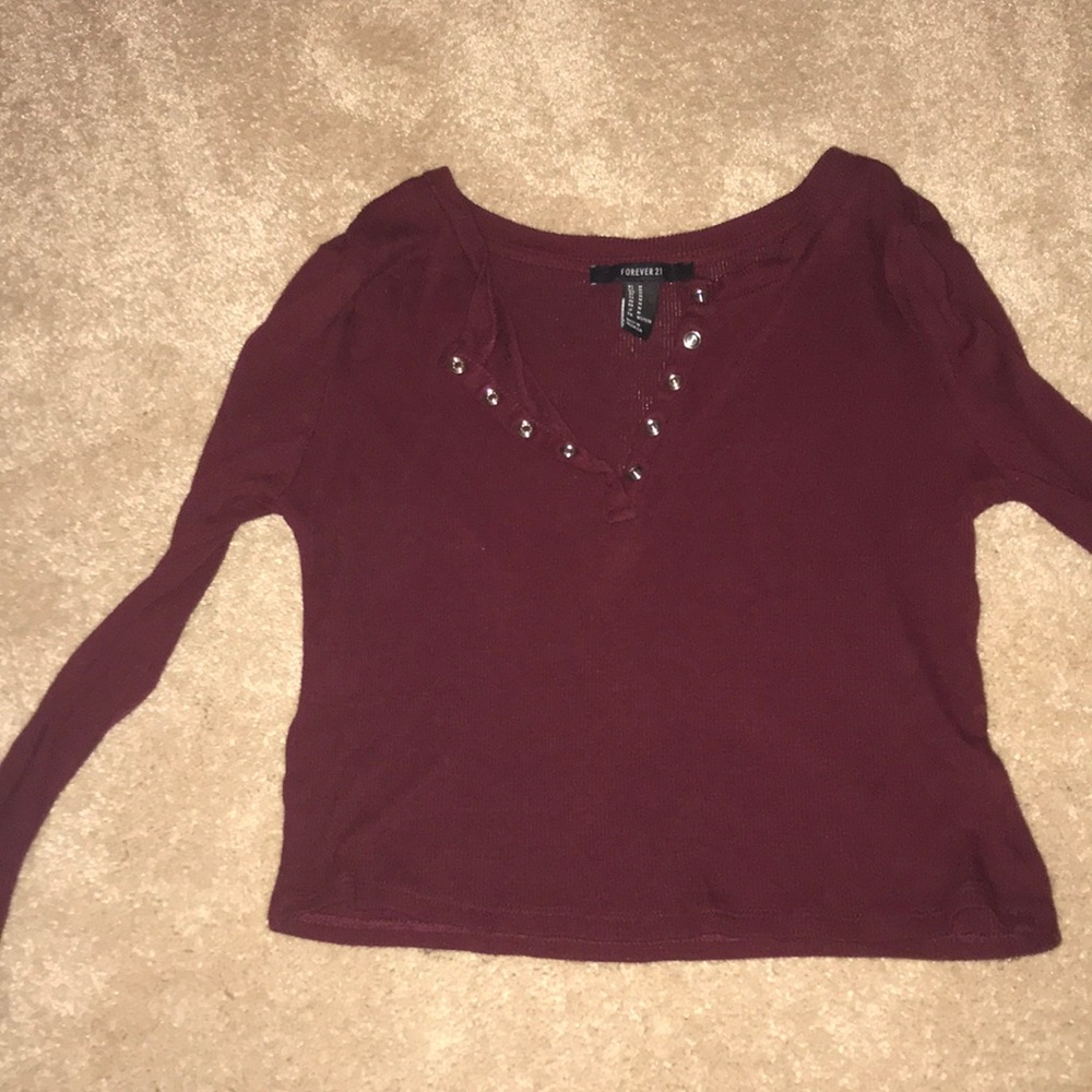 Maroon cropped button long sleeve t-shirt